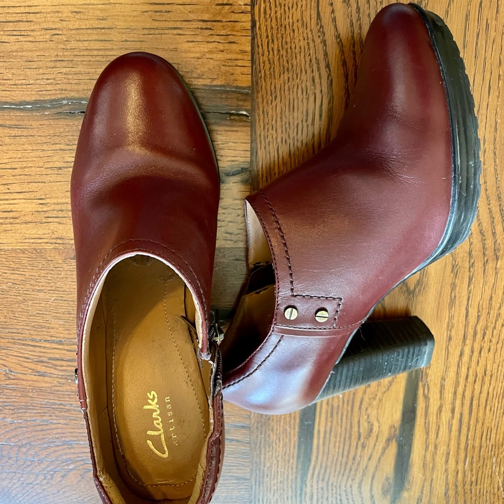 Clarks Artisan Booties Maroon